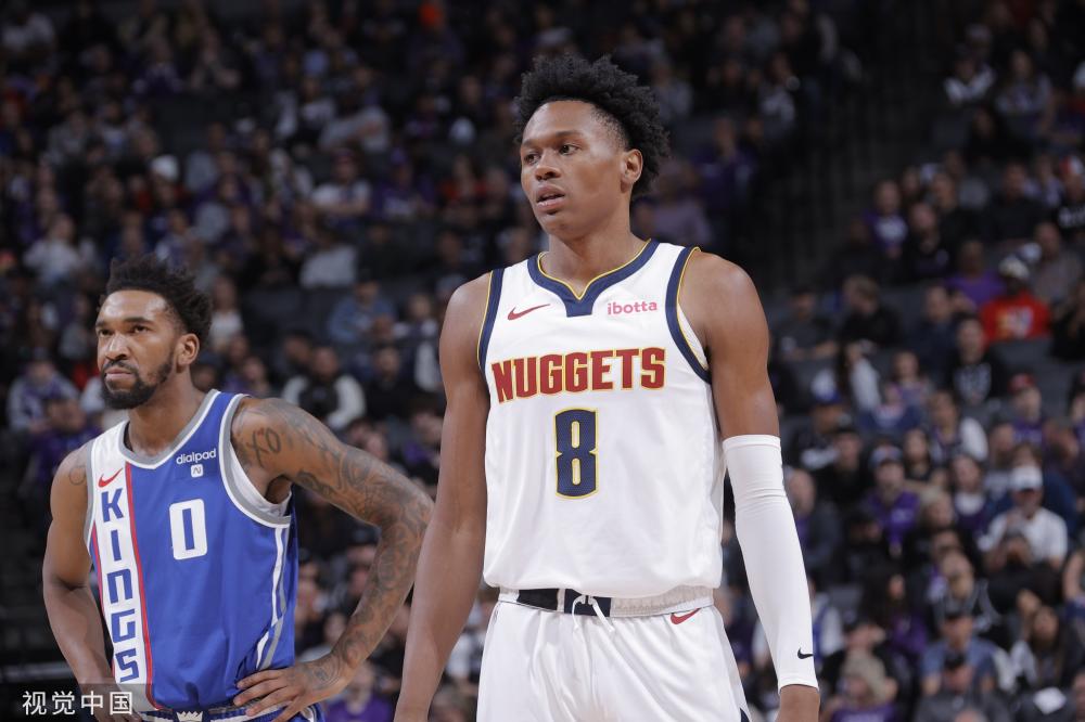 在主场比赛 在主场比赛