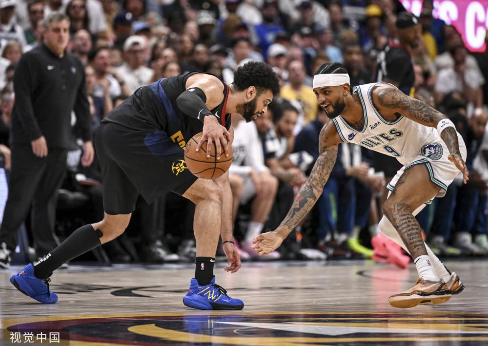 新星发光 新星发光