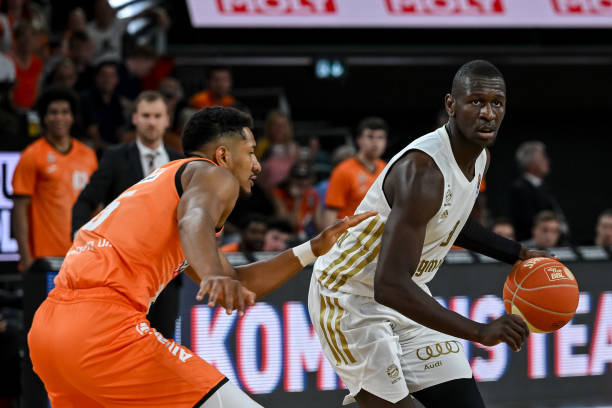 不止是整体 不止是整体