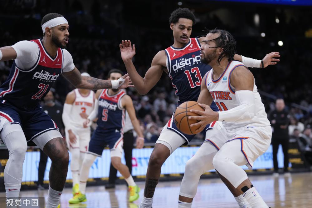 蹦床运动员 蹦床运动员